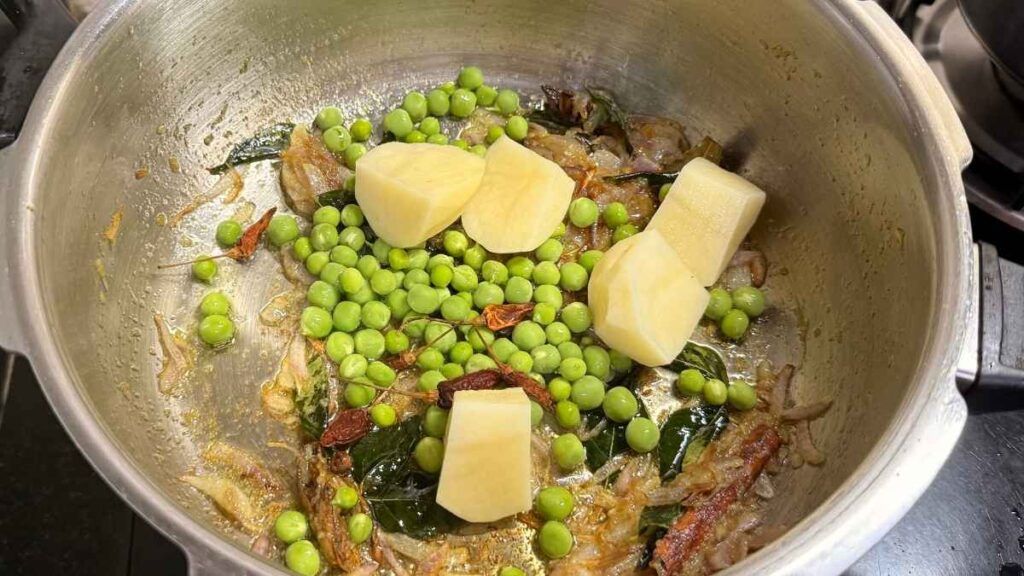 Aloo matar pulao recipe