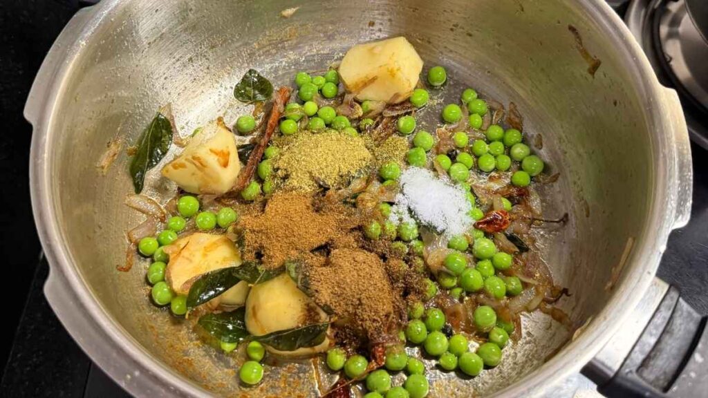 Aloo matar pulao recipe