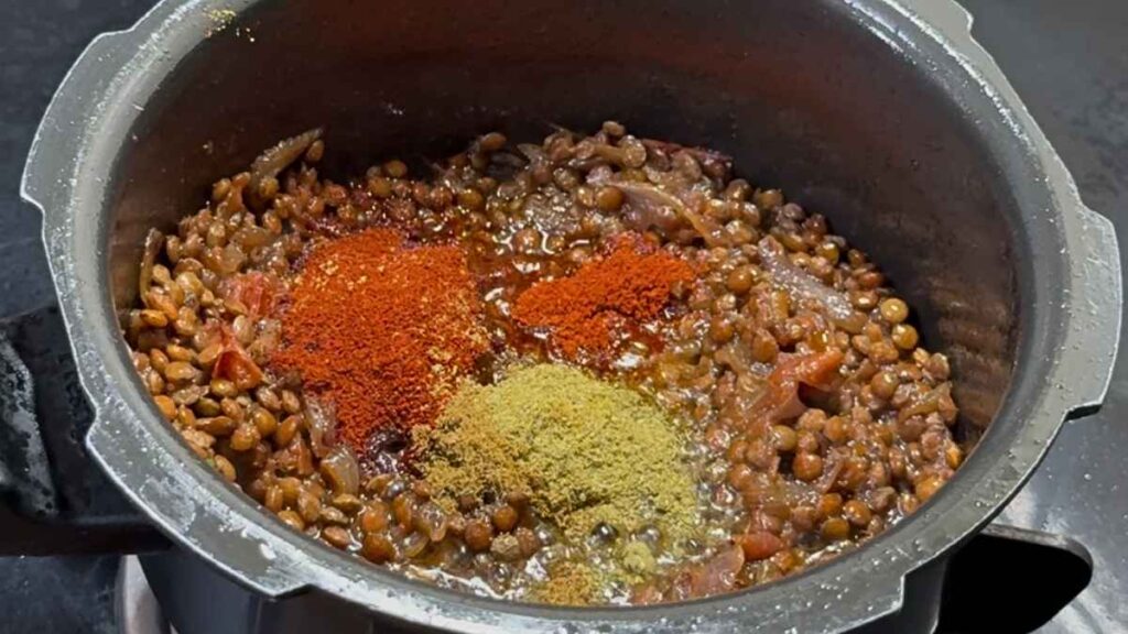 sabut masoor dal recipe 