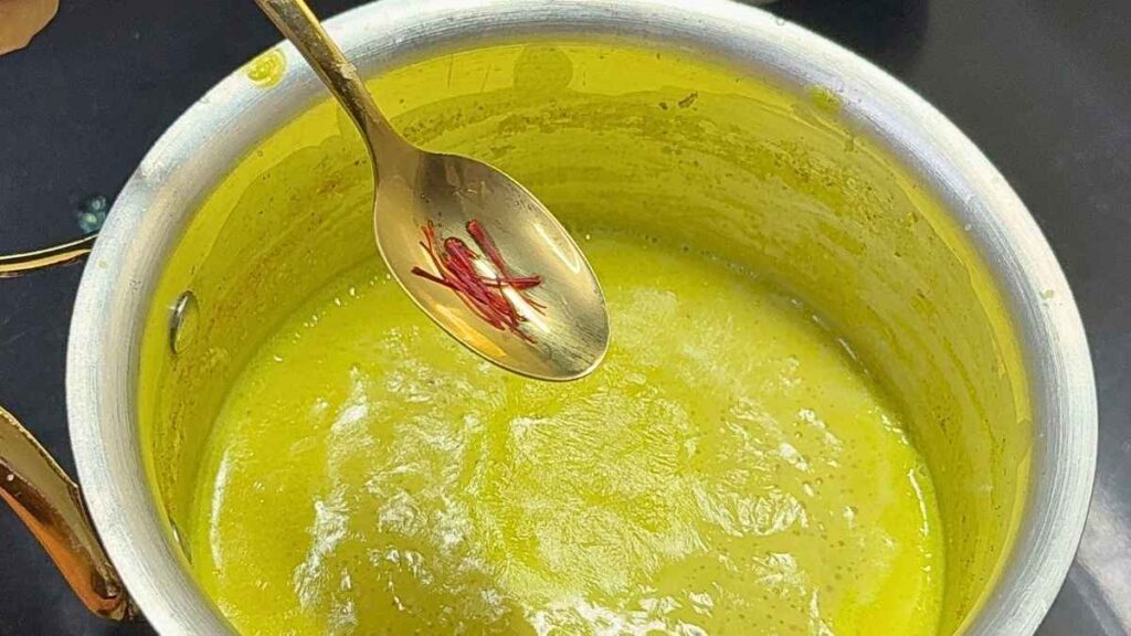 Turmeric milk halsi wala doodh