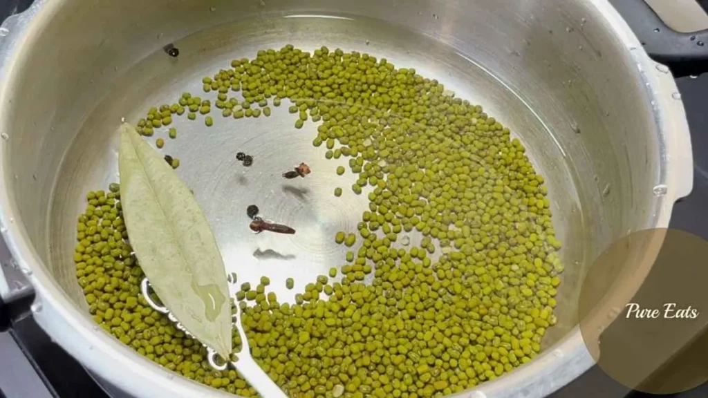 Hari moong dal recipe